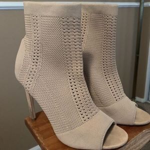 Miss Lola Nude Heels